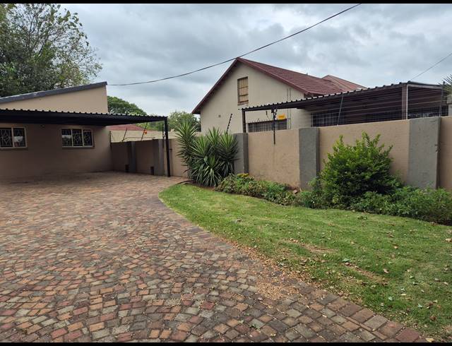 2 BEDROOM HOUSE RENTED IN BRAKPAN CENTRAL